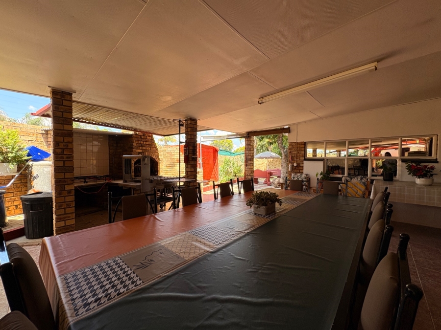 4 Bedroom Property for Sale in Flamwood North West